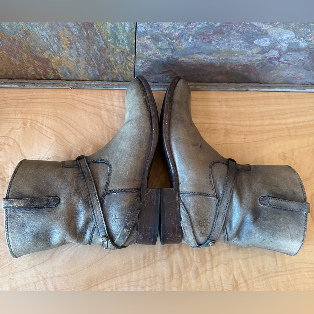 Frye Lindsay Plate short grey distressed moto style boots, women’s 8.5 Mexico